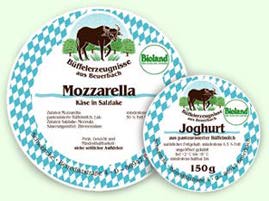 Mozzarella und Joghurt aus Büffelmilch
